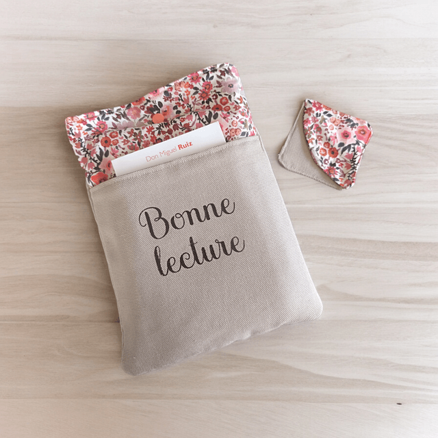 Pochette livre + marque page personnalisable 