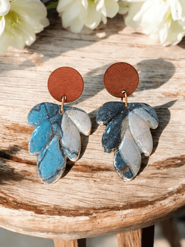 Boucles d'oreilles en argile et papier 