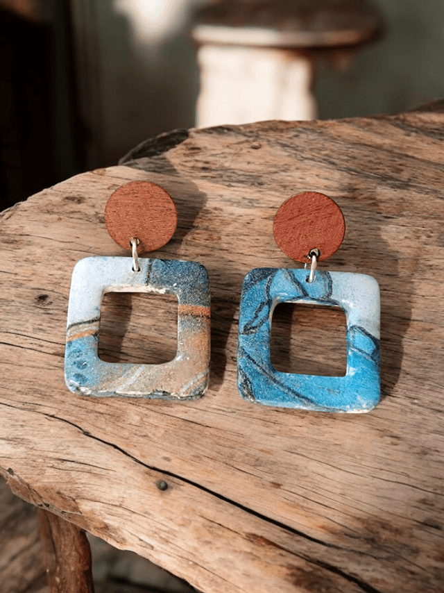 Boucles d'oreilles en argile et papier 