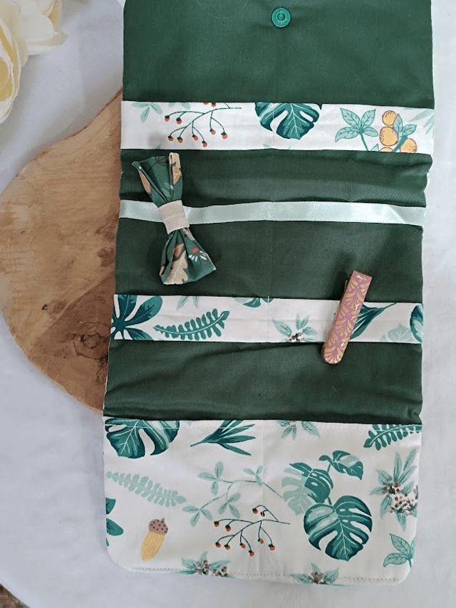 Pochette à barrettes