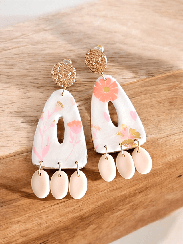 Boucles d'oreilles en argile et décor en papier